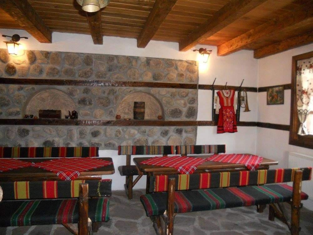 Djolevi Guesthouse Dobrinischte Exterior foto